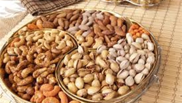 لأسباب عديده تناولي المكسرات يوميًا