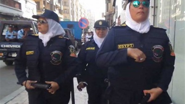 الشرطة النسائية تتفقد الحالة الأمنية داخل حديقة الأزهر