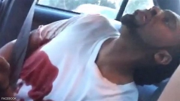 «فيس بوك» يبرر حذف فيديو قتل الشرطة الأمريكية لرجل أسود