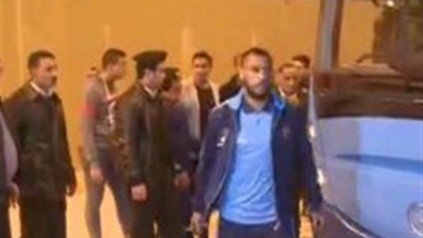 حافلة الأهلي تصل ملعب السويس لمواجهة الزمالك