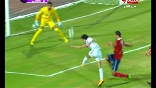 الزمالك يهدد مرمى الأهلي بأول هجمة خطرة
