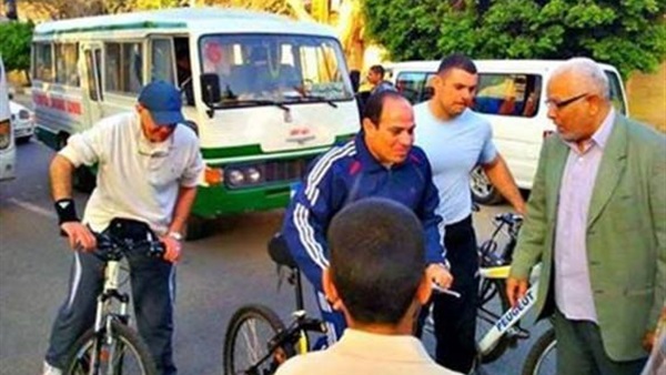 بالصور.. رؤساء مصر والرياضة.. «عبد الناصر» مارس لعبة التنس وعشق الشطرنج.. «السادات» اشتهر بالسباحة واليوجا.. «مبارك» قضى أوقات فراغه في الاسكواش.. وركوب الدراجة الرياضة المفضلة لـ«السيسي»