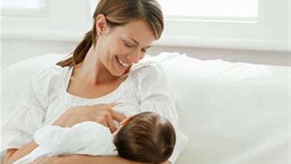 آمهات يلجأن للإنترنت للحصول على لبن لأطفالهن