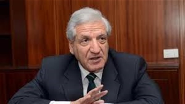 خبير اقتصادي: تحويلات المصريين بالخارج انخفضت لهذا السبب