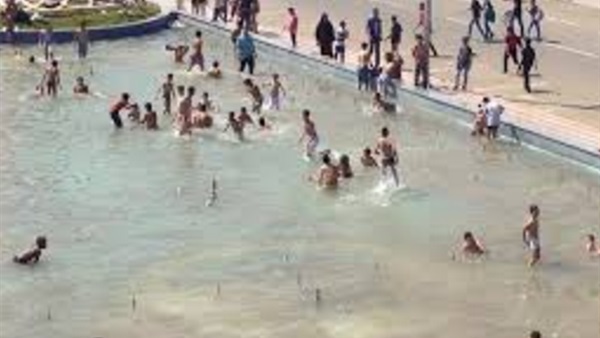 نافورة شبرا الخيمة تتحول إلى مصيف شعبى