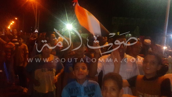  بالفيديو والصور.. بالزغاريد والاغانى أهالى البقلية يستقلبون العائدون من ليبيا