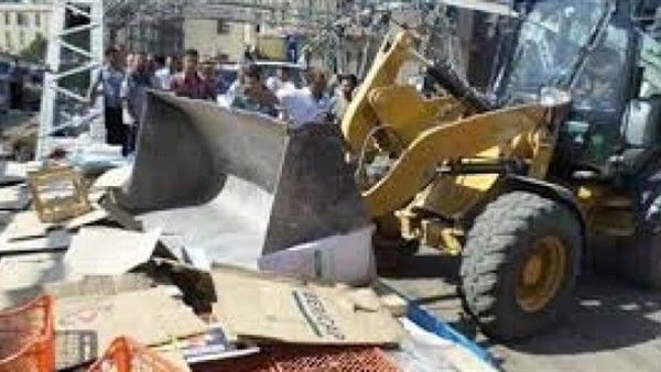 حملة مكبرة لرفع الإشغالات بمدينتي بنها والقناطر الخيرية بالقليوبية