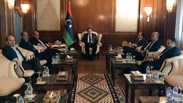المبعوث الأمريكي لدى ليبيا يرحب بتسلم المجلس الرئاسي مقر الحكومة