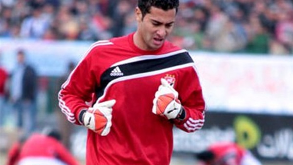 «أحمد عادل» يحرس مرمى الأهلي أمام الحدود