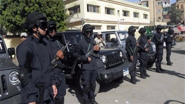 سياج أمنى حول مستشفى بقنا عقب وفاة شاب أثناء إجراء عملية اللوز 