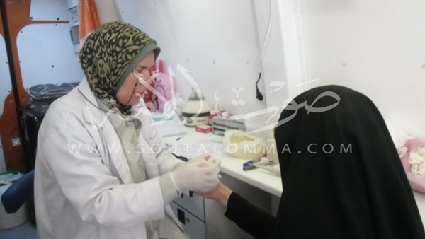 الكشف علي 2583 مواطن خلال قافلة طبية بمركز ملوي بالمنيا 