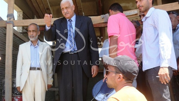 بالصور.. محافظ السويس يتفقد إحدى شركات الصلب بـ«الأدبية»
