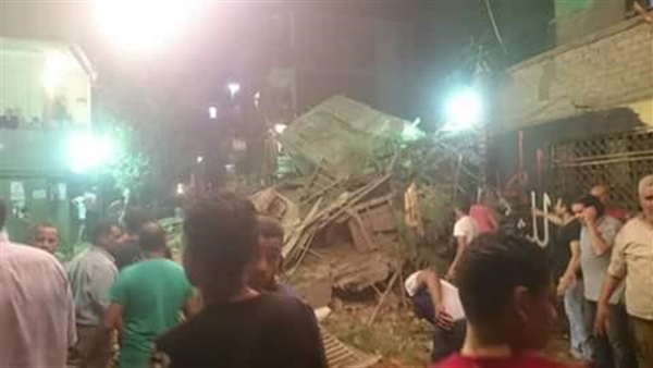 بالصور..إنهيار منزل مكون من 4 طوابق بشبرا الخيمة