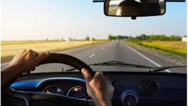 5 نصائح لتطوير مهاراتك في قيادة السيارات 