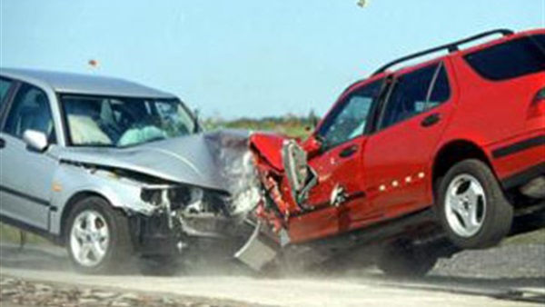 إصابة اساتذة  بجامعة الفيوم فى حادث تصادم  