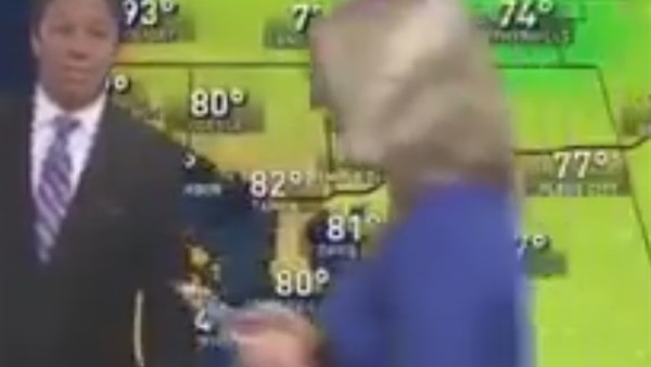 بالفيديو.. موقف محرج لمذيعة بسبب لعبة «الوكيمون» 