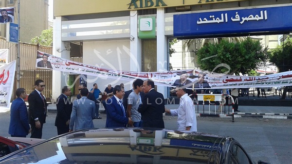 بالصور.. وصول أول المرشحين على مقعد رئيس نادي القضاه
