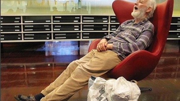 بالصور.. التسوق للرجال يصيبهم بالملل والخمول 