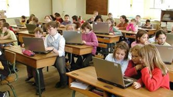 إغلاق خدمة "واي فاي" في مدرستين بإيطاليا خشية على صحة التلاميذ