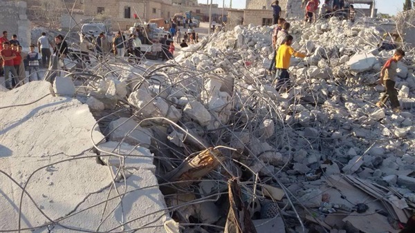 المرصد السوري: مقتل 185 مدنيًا بينهم أطفال ونساء إثر الغارات الروسية