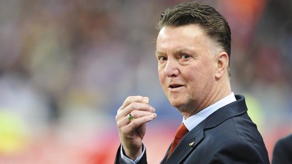 ترشيح "فان خال" لمنصب كبير بعد إستقالته من تدريب القلعة الحمراء