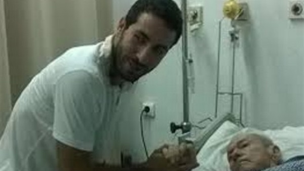 «أبوتريكة» ينعي رحيل «طارق سليم»