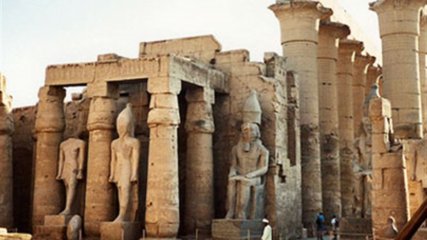 «آثار الأقصر»: 500 سائح يزورون آثار المدينة يوميا