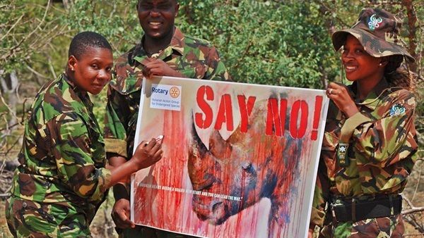 المرأة فى جنوب أفريقيا تحارب الصيد المحظور للمحافظة على الحيوانات من الإنقراض