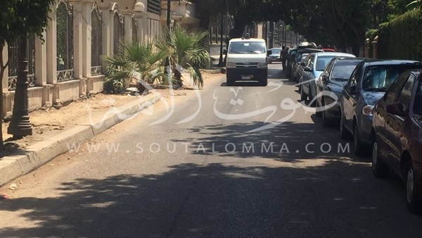 بالصور.. لحظة خروج جثمان طارق سليم من «الانجلو أميركان» 