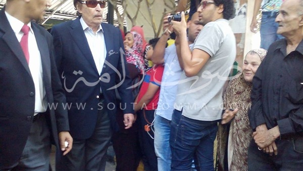 بالصور.. عزت العلايلي يشارك في «جنازة» طارق سليم 