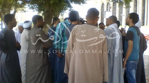 بالصور.. وقفة احتجاجية لأهالى المختطفين في ليبيا أمام الخارجية