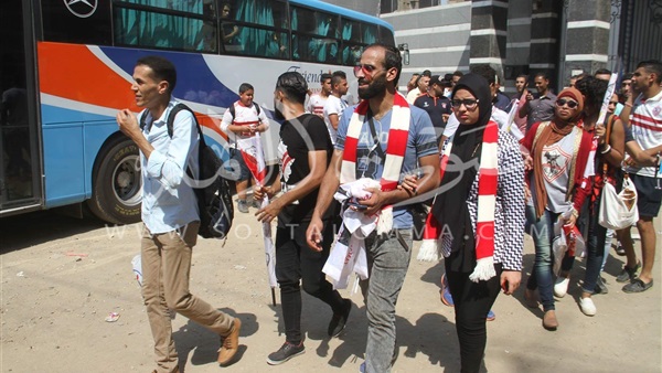 بالصور.. رئيس الزمالك يتابع التفتيش على اعضاء «العمومية»