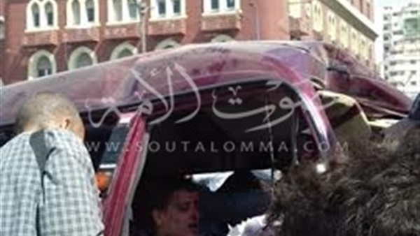 بالصور.. إصابة شخصين في حادث تصادم بالإسكندرية 