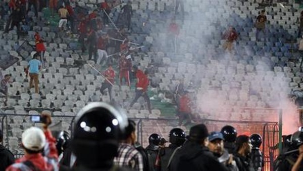 «كر وفر» بين الامن وجمهور الزمالك قبل «موقعة» بتروسبورت