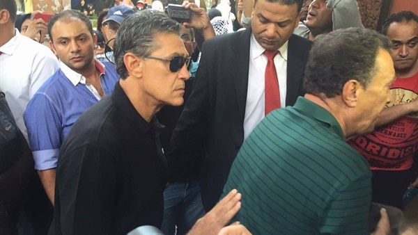 مفاجأة.. «المصايف» وراء غياب «لاعبي الأهلي» عن جنازة «طارق سليم»