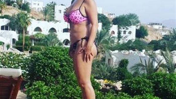 بالصور.. 5 فنانات أثرن غضب الجمهور بسبب إرتدائهن الـ«بكيني»... مادلين طبر: «أنا سيدة حرة وجسدي نقي».. منى هلا: «عادي للكبار فقط».. «غادة عبد الرازق» تثير غضب الجمهور.. و«ريم البارودي» تتذيل القائمة