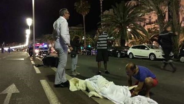 تقارير إعلامية: 3 أشخاص من الأجانب ضمن المفقودين بحادث «نيس» بفرنسا