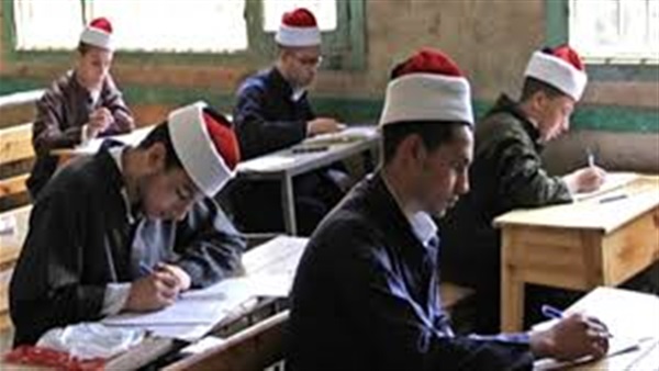 «الراسبون» في الثانوية الأزهرية يتظاهرون أمام المشيخة لإلغاء قرار 83
