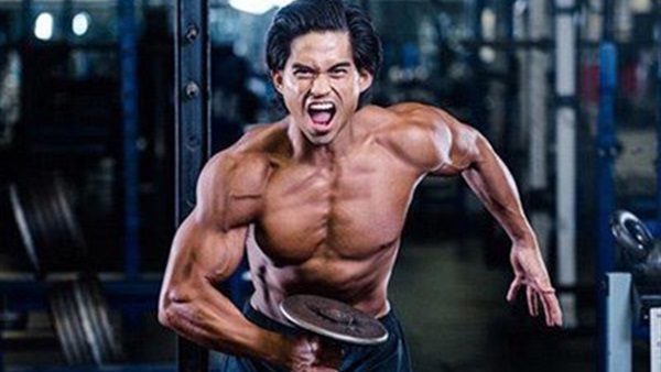 بالصور.. يتخلص من وزنه الزائد في وقت قياسي 