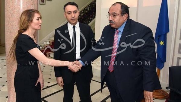 بالصور.. محافظ الإسكندرية يقدم العزاء في ضحايا هجوم «نيس»