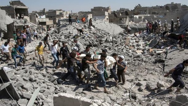 المرصد السوري: مقتل 24 مدنيا في غارات روسية في إدلب وحلب