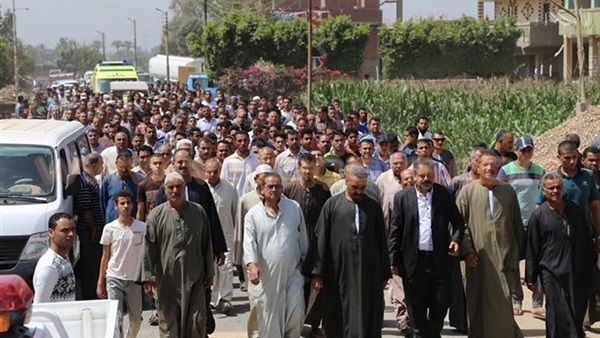 أوقاف المنيا تقدم واجب العزاء فى ضحية اشتباكات «طهنا الجبل»