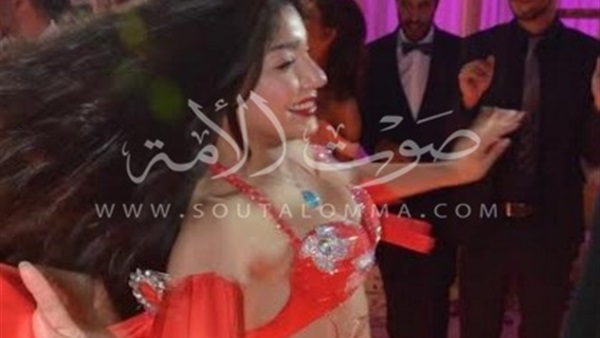بالصور..«صوفيا»  تشعل زفاف وليد وهنادى بـ«الأحمر»