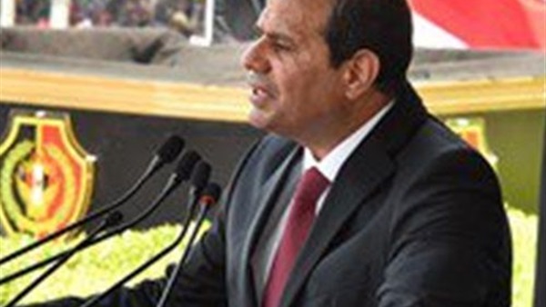 أسر خريجين الكلية الحربية تستقبل «السيسي» بالهتافات والزغاريد