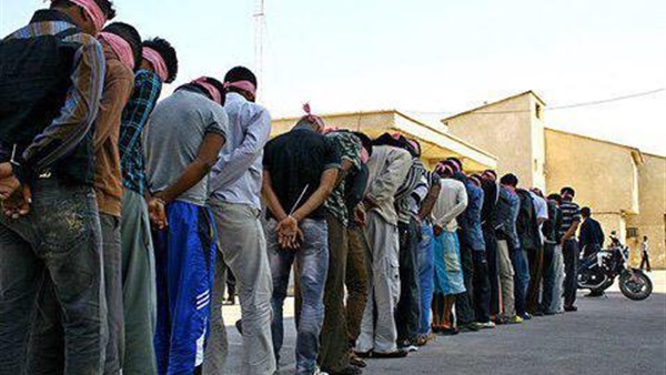 السلطات الإيرانية تقبض على 40 شخصا يشتبه انتماءهم لجماعة إرهابية