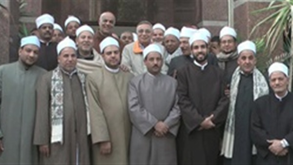 «قافلة علماء الازهر» توجه الشباب لاستثمار وقت الاجازة في اعمال الخير