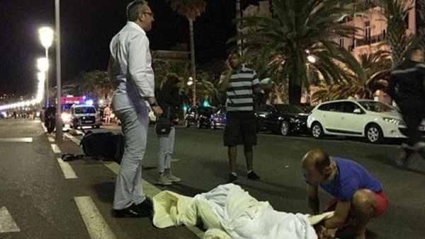 فرنسا تحقق في الإجراءات الأمنية في نيس قبل الاعتداء الإرهابي