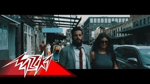 «كريم عبدالعزيز» حزين بسبب وفاة جدة زوجته