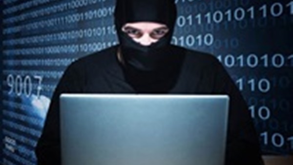 مسجون نمساوي يقوم بعمليات نصب عبر الانترنت للحصول على أموال لإغاثة سوريا