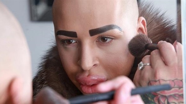 هوس الرجال بالمكياج
